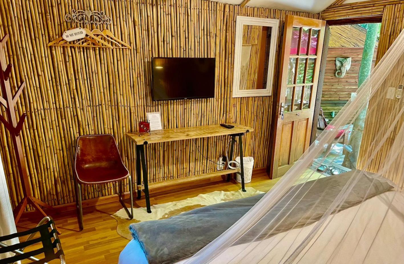 Iris Retreat & Island Day Spa Hartbeespoort Exterior photo